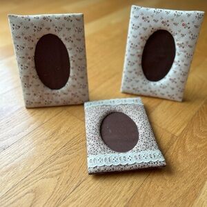 Set of 3 Vintage Plush Fabric Picture Frames - floral and lace - Grandmacore